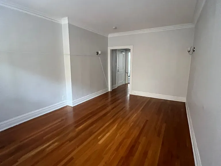 605 Hinman — Photo 16