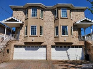 231A 3rd St #A, Palisades Park, NJ 07650