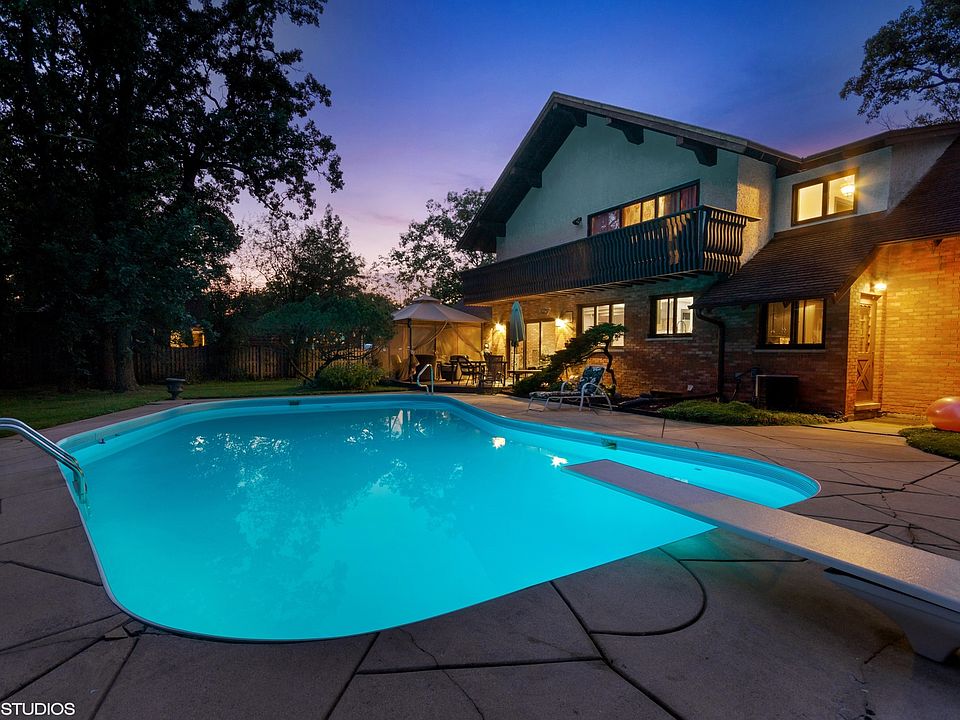 1st image of 768 Brookwood Dr