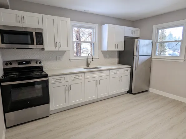 52 Fernwood Ave APT 1, Waterbury, CT 06705