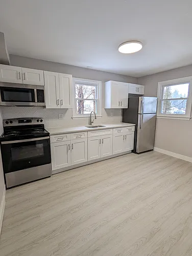 52 Fernwood Ave #1 Photo 1