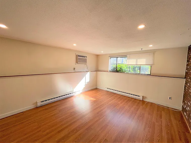 102 Alpine St #2 — Photo 1