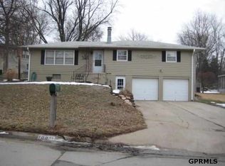 10921 Prairie Hills Dr, Omaha, NE 68144