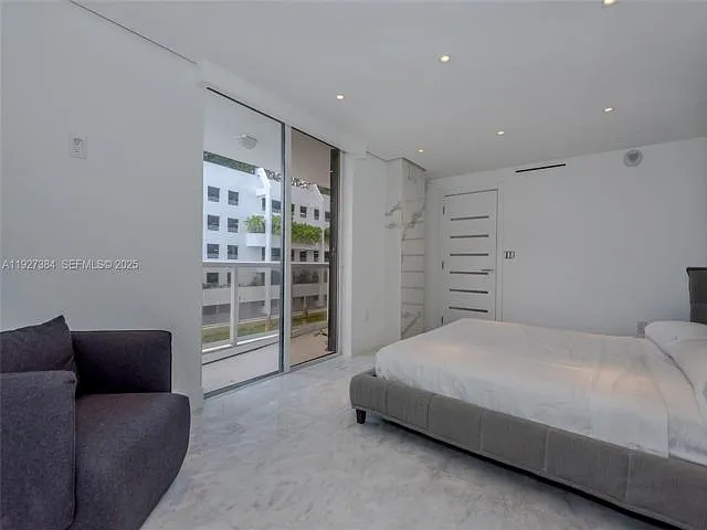 6423 Collins Ave — Photo 9