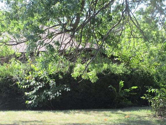 3rd image of 745 W 30th St