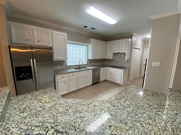 5th image of 1927 Emerald Green Dr