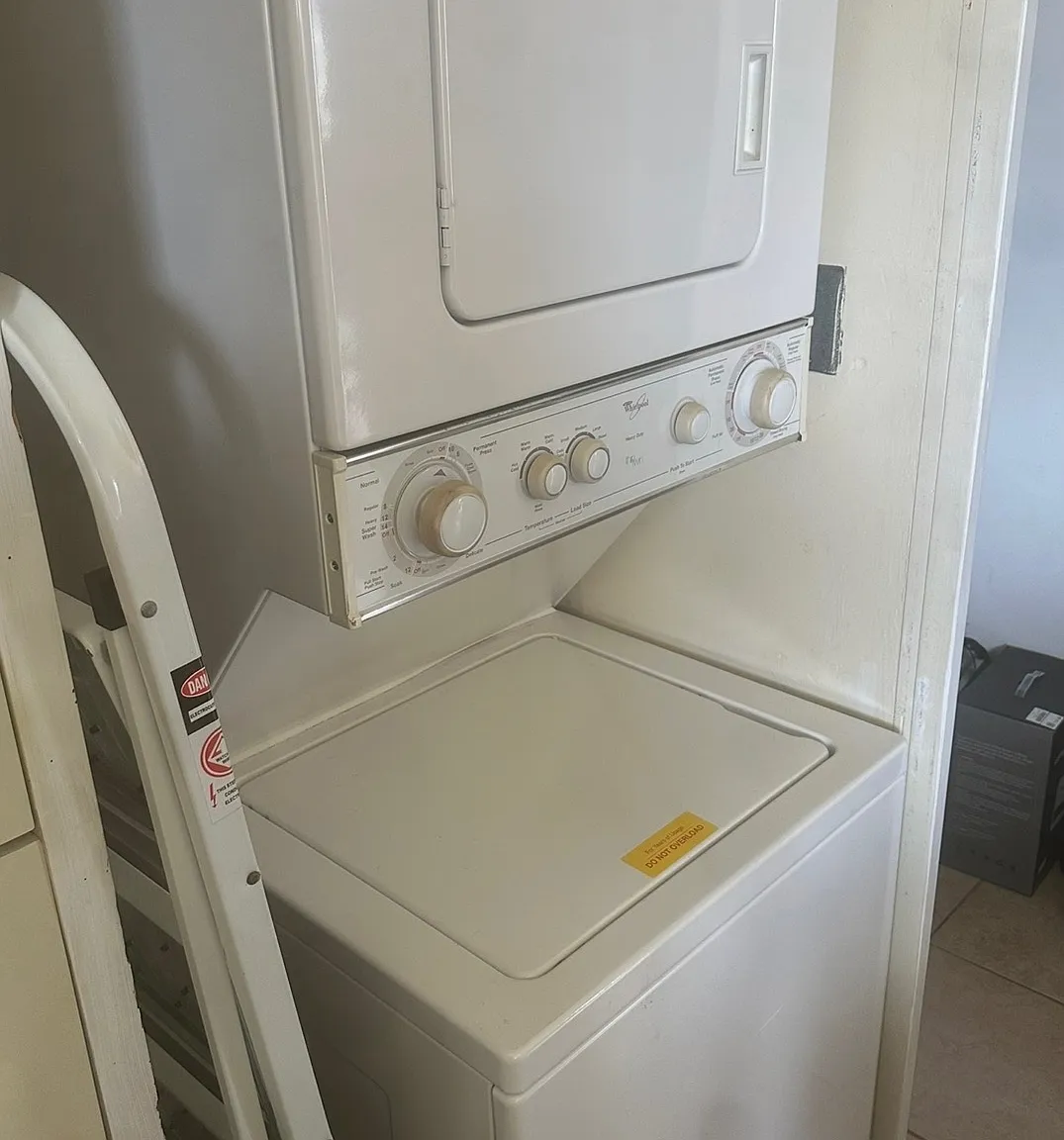 2 bed, 930 sqft, $3,100 — Photo 2