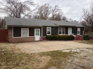 516 N 11th St, Rogers, AR 72756