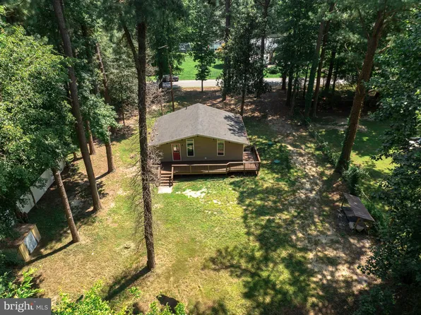 40025 Beach Dr, Mechanicsville, MD 20659