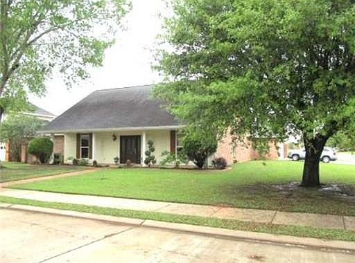 1st image of 6202 Cobblestone Dr