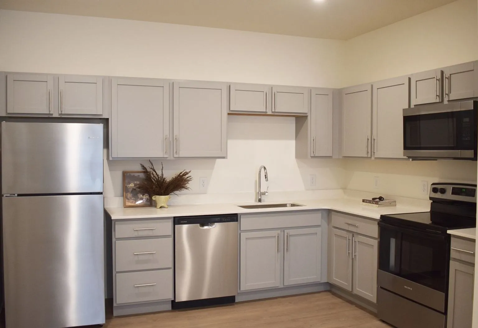 Fairway Flats Apartments — Photo 3