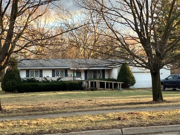 4342 E Court St, Burton, MI 48509