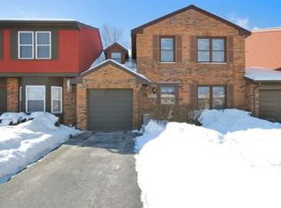 1318 Pennsboro Ct, Carol Stream, IL 60188