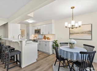 410 214th St SW APT B, Bothell, WA 98021