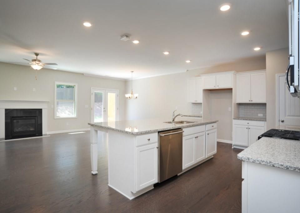 2nd image of 4350 Lanier Park Dr