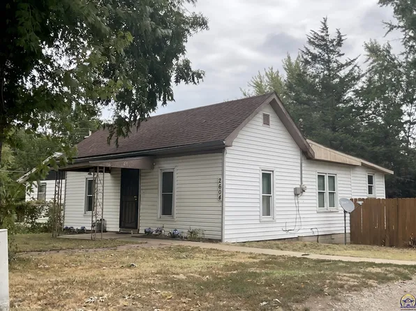 2604 SE Iowa Ave, Topeka, KS 66605