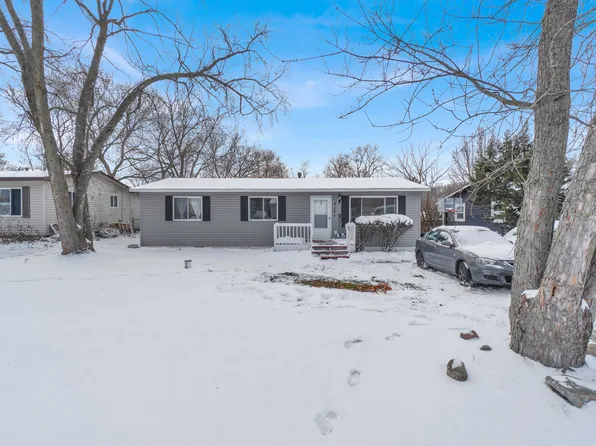 5121 Lakeborn Dr, White Lake, MI 48383