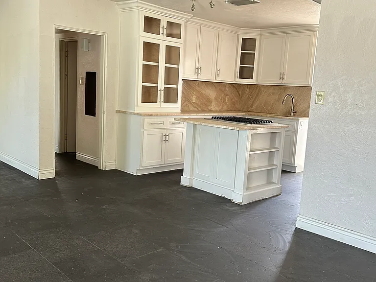 701 E Cliff Dr — Photo 8