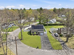 33 Winding Ln, Springfield, MA 01118