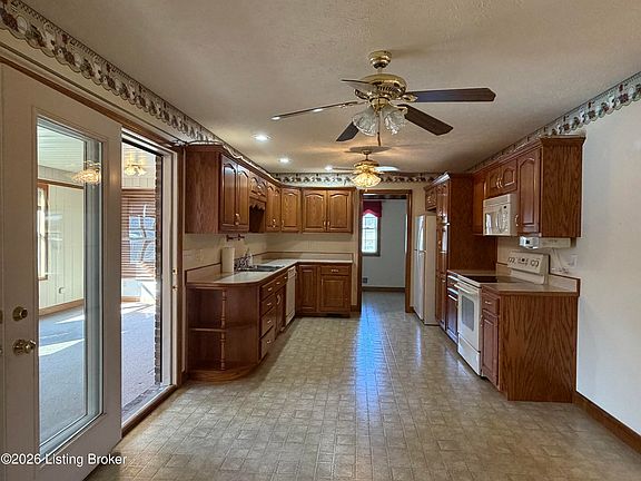5th image of 1020 Seminole Ct