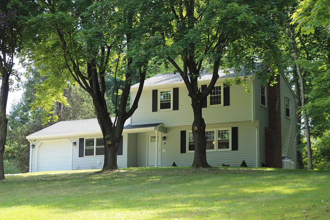 4 Randall Ave, East Granby, CT 06026 Zillow