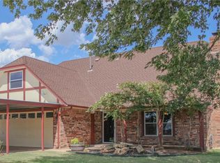 416 S Silver Leaf Dr, Moore, OK 73160