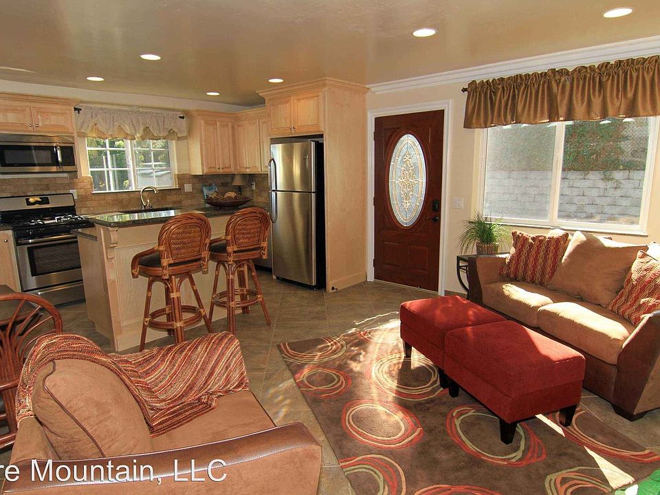 1st image of 2486A Birchwood Way
