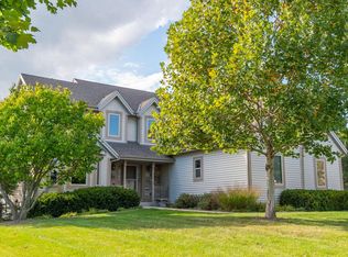 W127N6353 Sumac Ct, Menomonee Falls, WI 53051