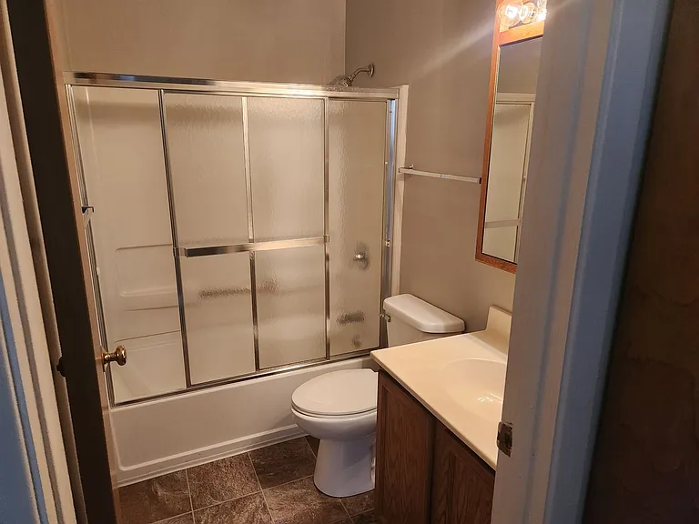 Pleasant Court Apartments — Photo 42