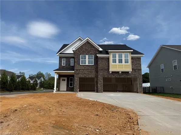 2129 Beechwood View Dr, Winston Salem, NC 27106