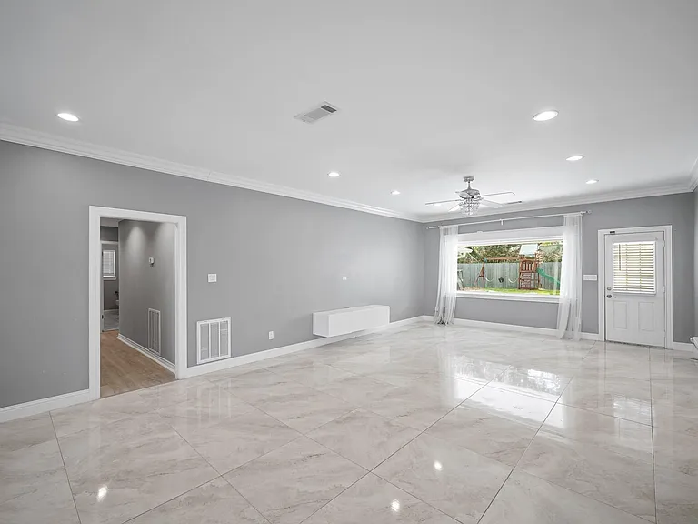 6215 S Braeswood Blvd — Photo 8