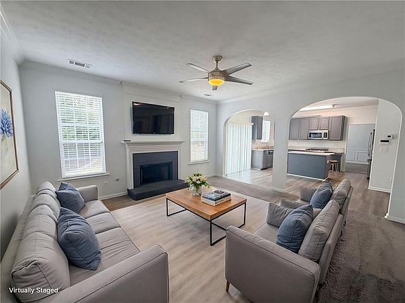 2nd image of 2662 Whispering Pines Dr