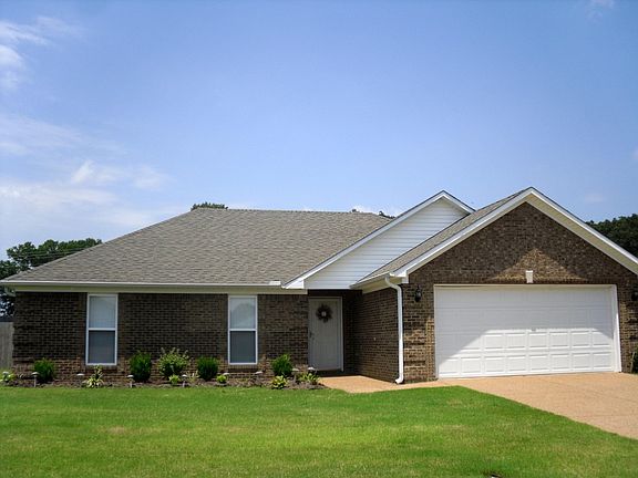 3rd image of 204 Lancaster Dr
