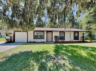 1435 N Rhodes St, Mount Dora, FL 32757