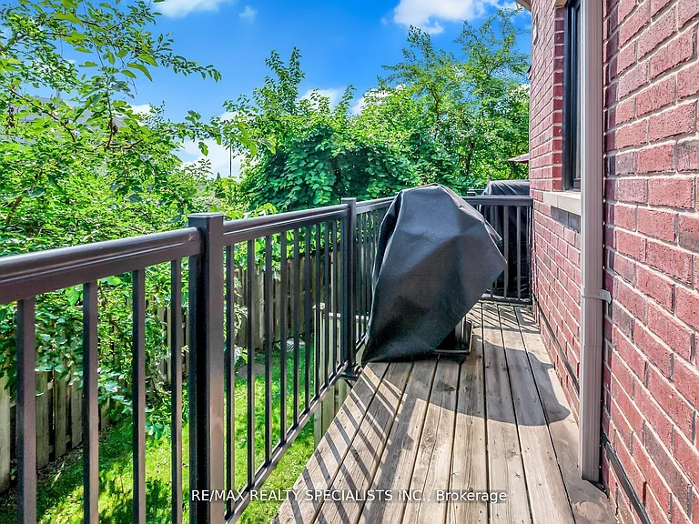 7 Streight Ln — Photo 18