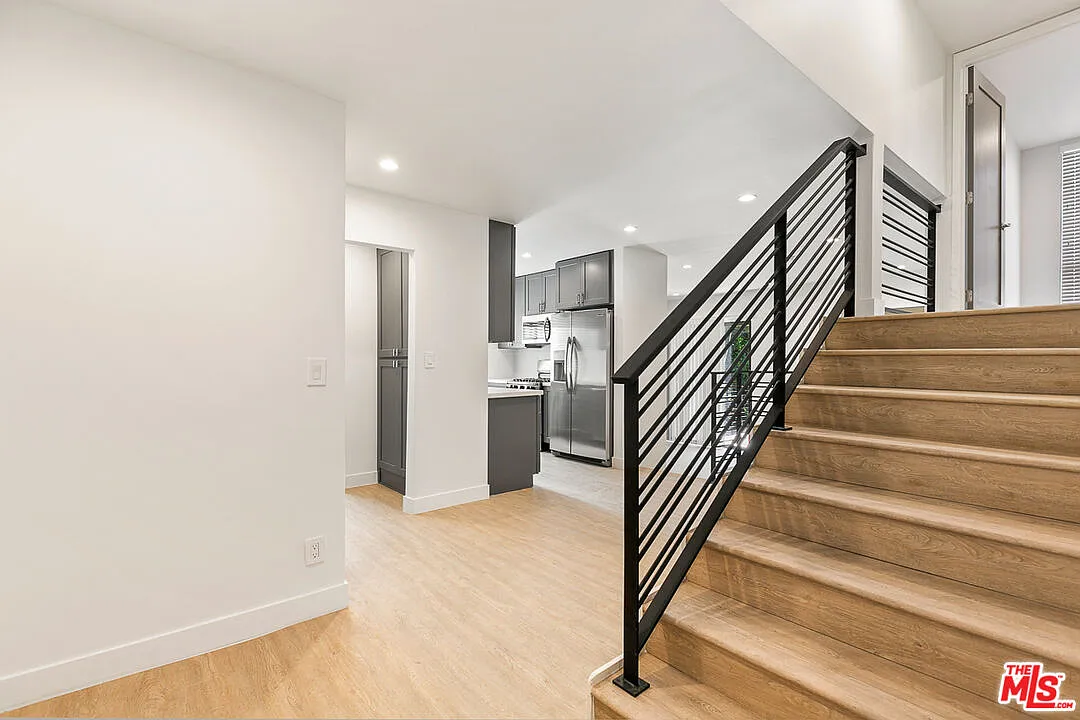 2 bed, 2.0 bath, 1250 sqft, $3,795 — Photo 4