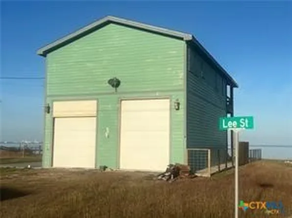 9 Lee St, Port Lavaca, TX 77979