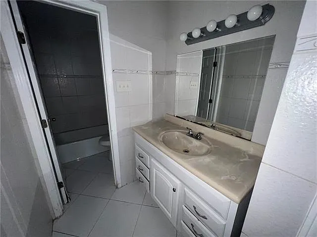 1001 E Saint Avide St — Photo 12