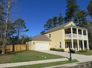 103 W Park Dr, Ocean Springs, MS 39564