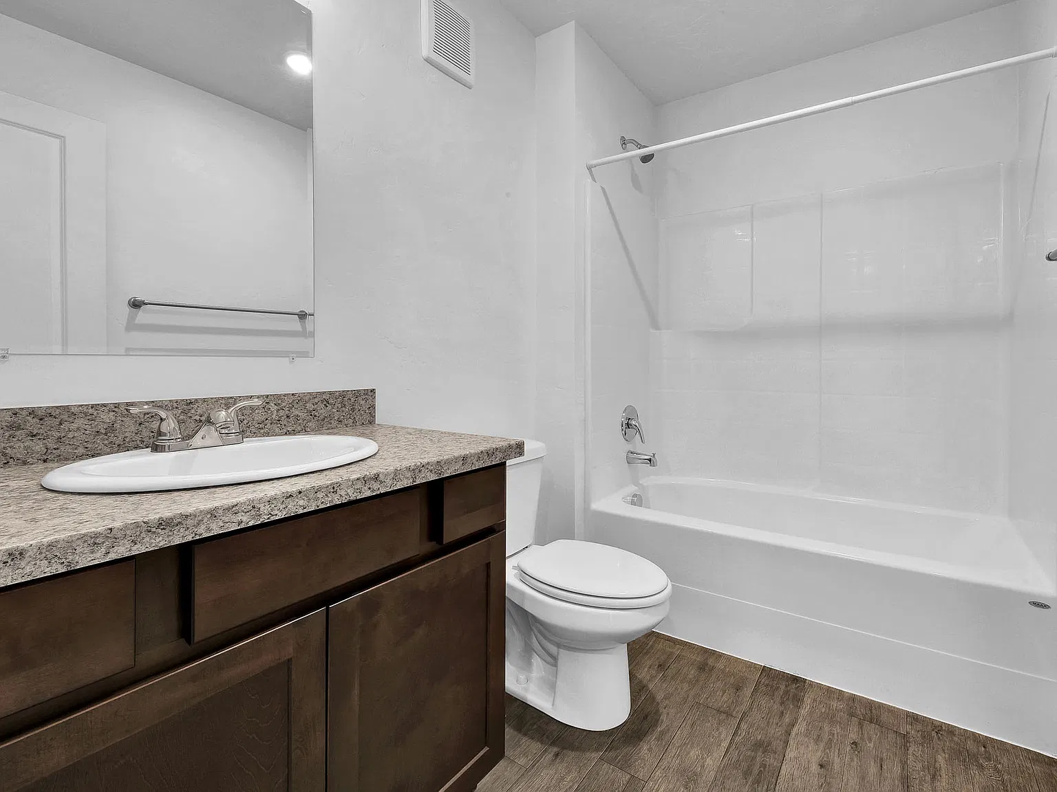2 bed, 840 sqft, $1,750 — Photo 3