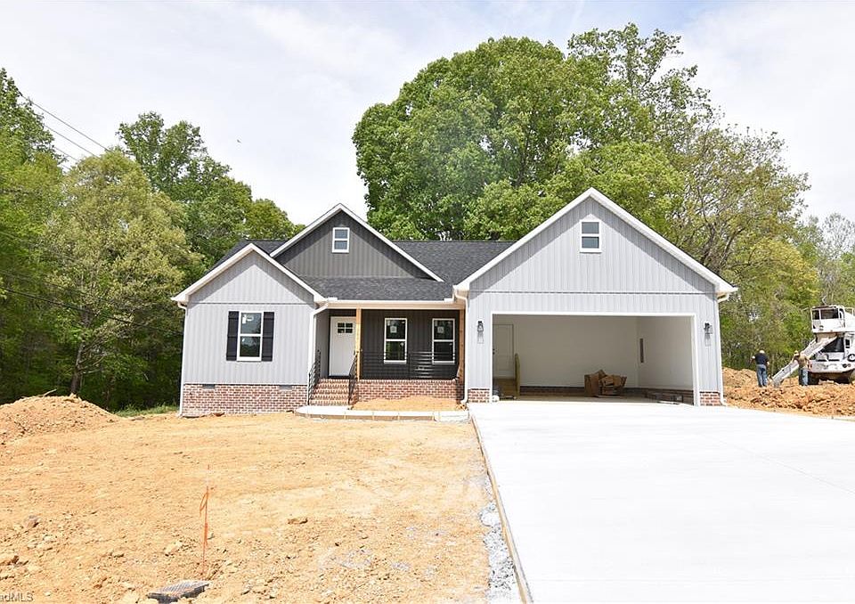 1st image of 101 Fletchers Farm Dr