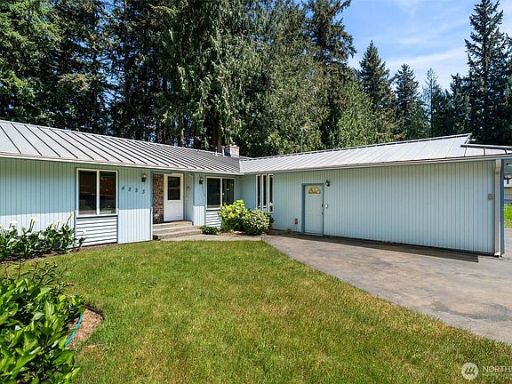 4th image of 4823 W Tapps Dr E
