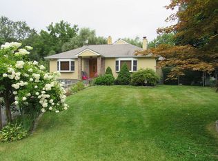 8 Edgewood Rd, Cortlandt Manor, NY 10567