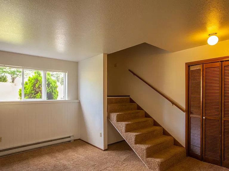 2116 Mill Ave — Photo 2