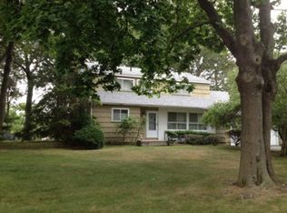 257 Cedar Ave, Islip, NY 11751