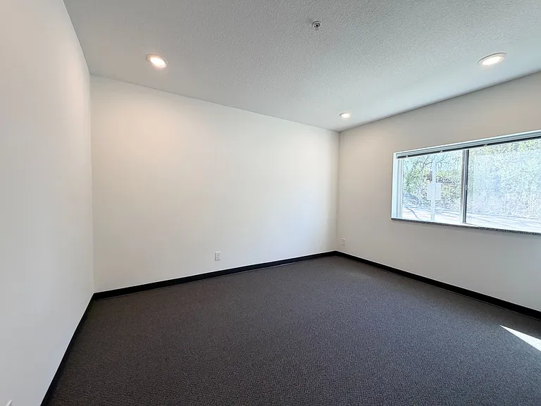 The Eastview — Photo 26