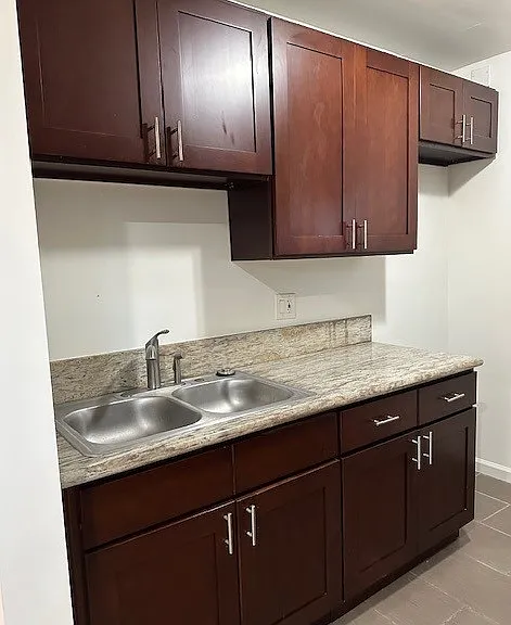 24319 Victory Blvd — Photo 12