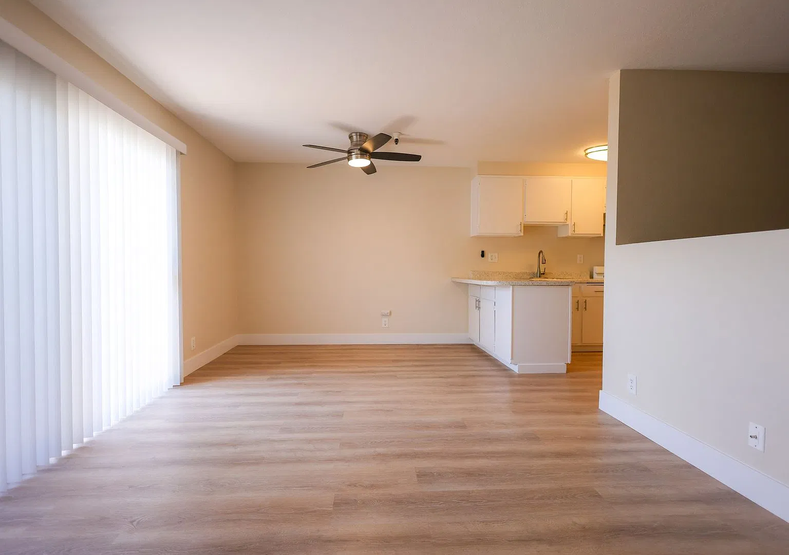147 Avenida Serra — Photo 2
