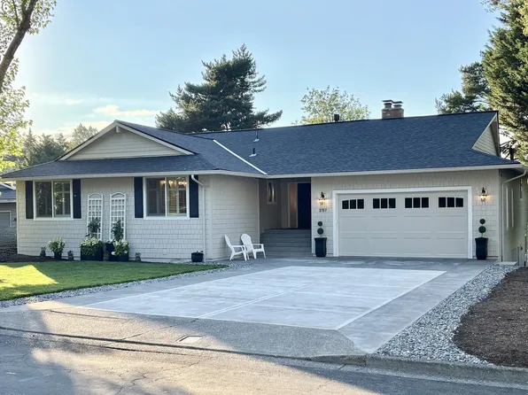 2157 Wembley Pl, Lake Oswego, OR 97034
