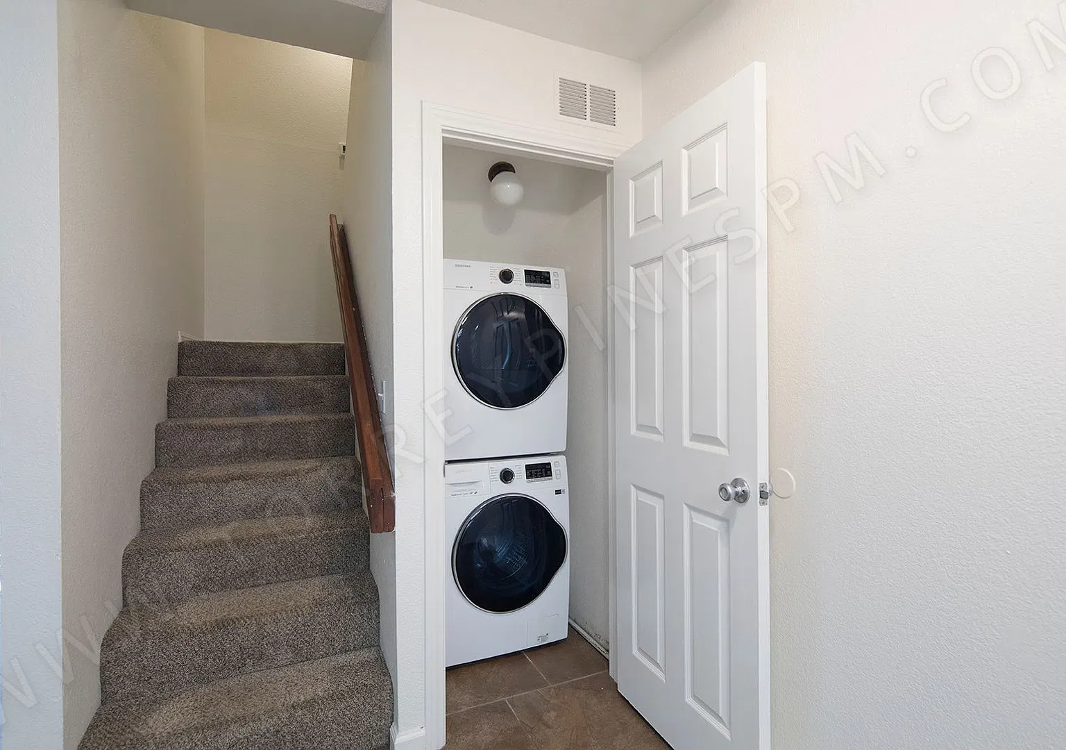 1736 Hornblend Street — Photo 3